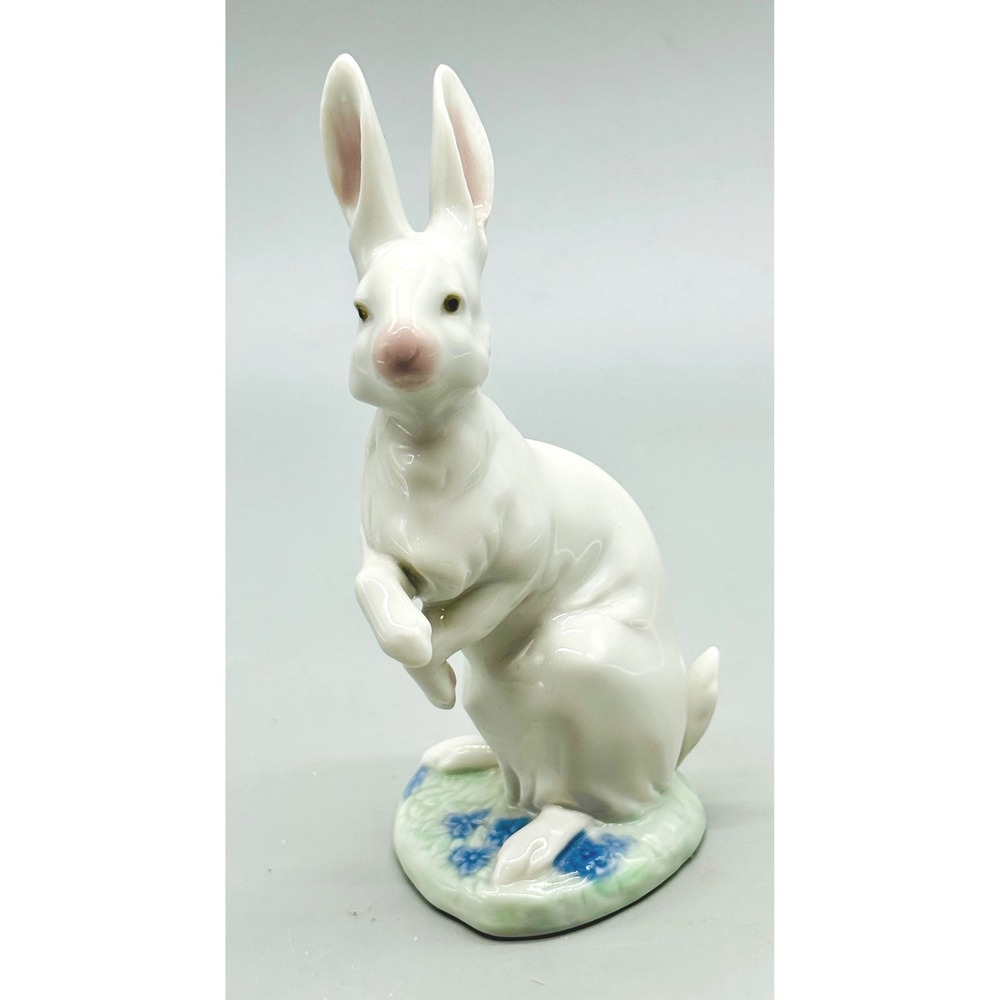 Lladro Hippity Hop Bunny Rabbit 5886 Standing Porcelain Figurine White 6 Inch